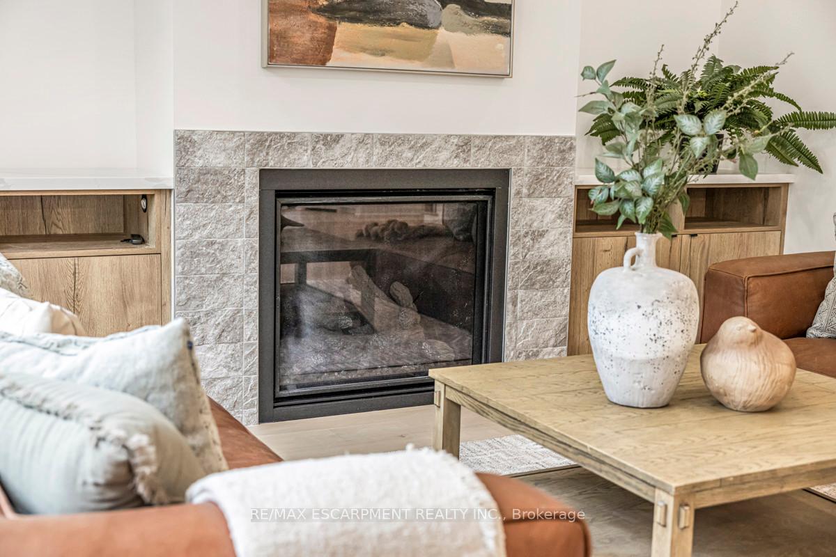 Photo 13 of 63 Brian Boulevard, Hamilton, Waterdown — HOMEH