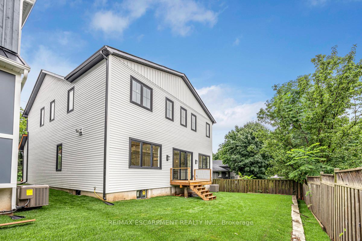 Photo 30 of 63 Brian Boulevard, Hamilton, Waterdown — HOMEH