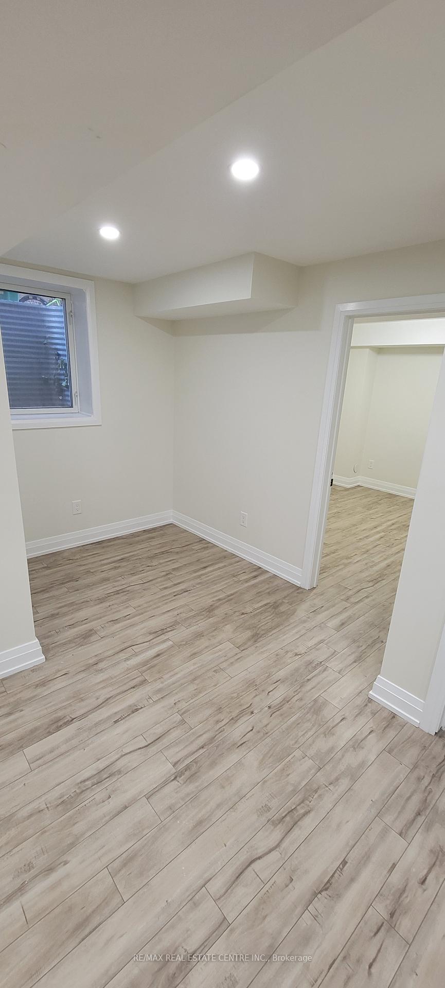 Photo 5 of 65 Lanark Circle, Brampton, Credit Valley — HOMEH