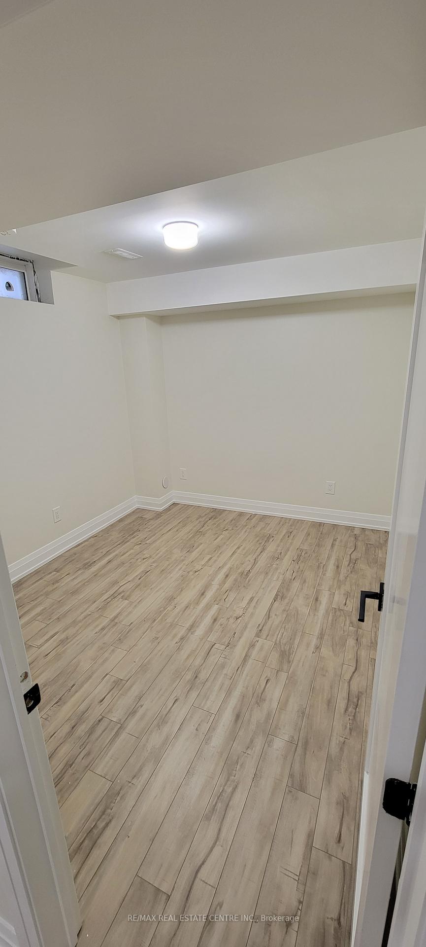 Photo 13 of 65 Lanark Circle, Brampton, Credit Valley — HOMEH