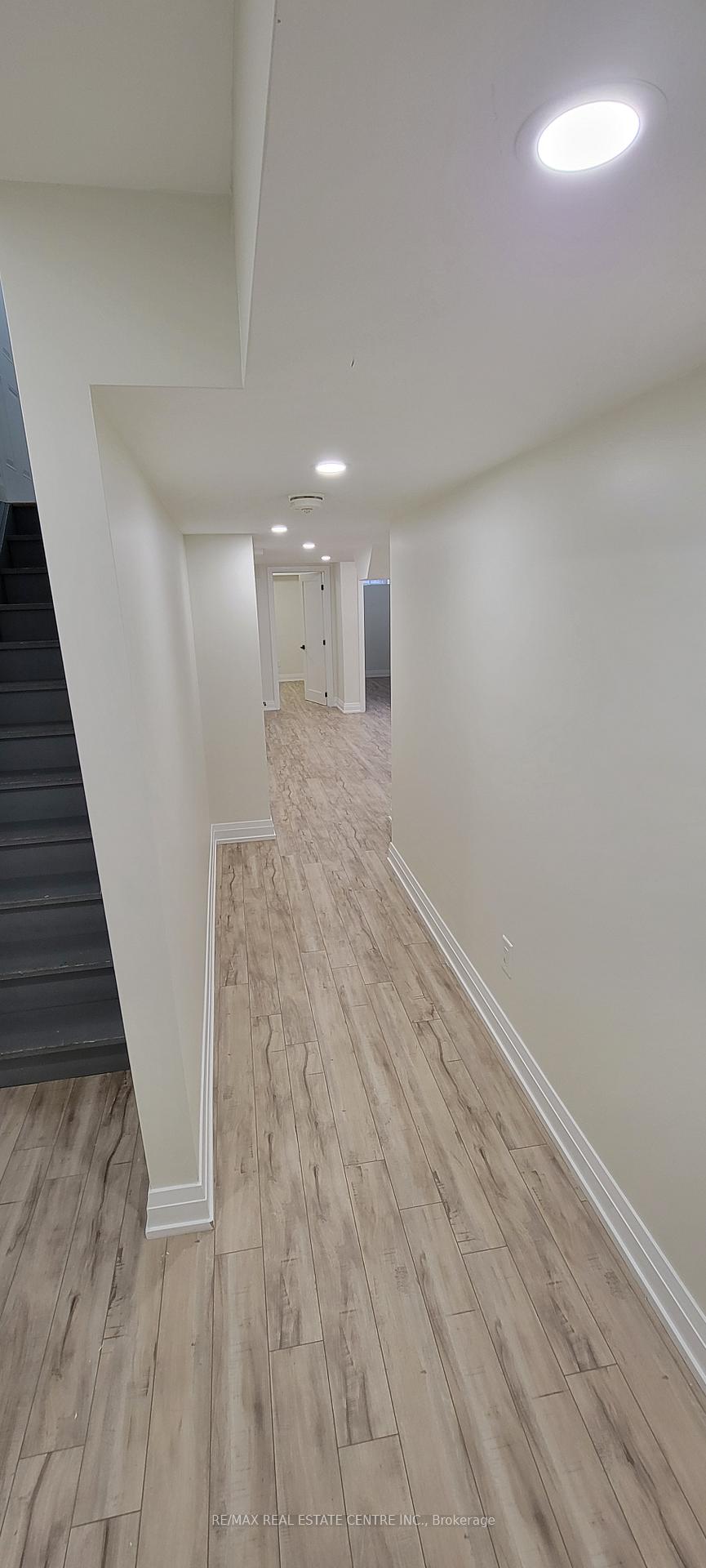 Photo 3 of 65 Lanark Circle, Brampton, Credit Valley — HOMEH