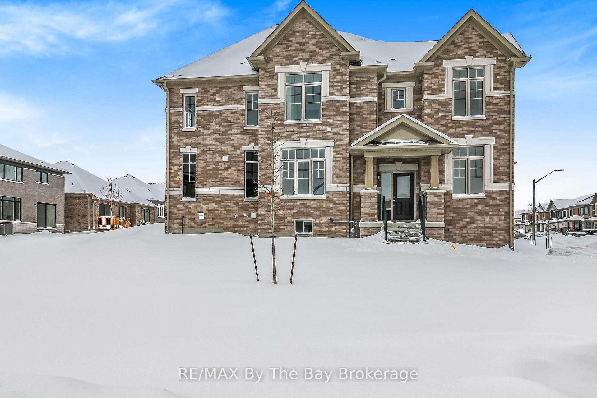 Photo 1 of 2 Federica Crescent, Wasaga Beach — HOMEH