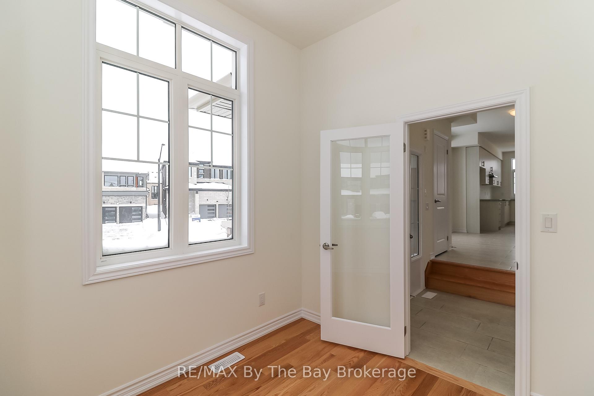 Photo 5 of 2 Federica Crescent, Wasaga Beach — HOMEH