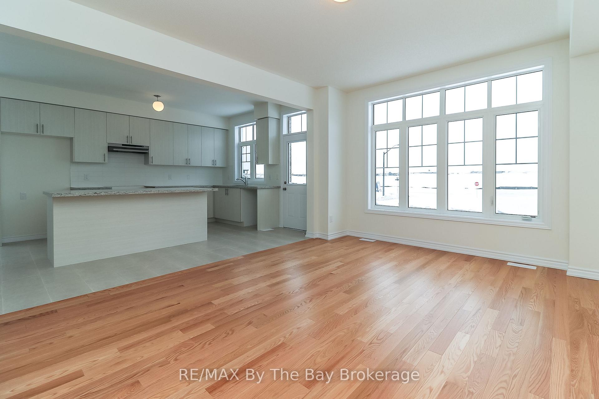 Photo 31 of 2 Federica Crescent, Wasaga Beach — HOMEH
