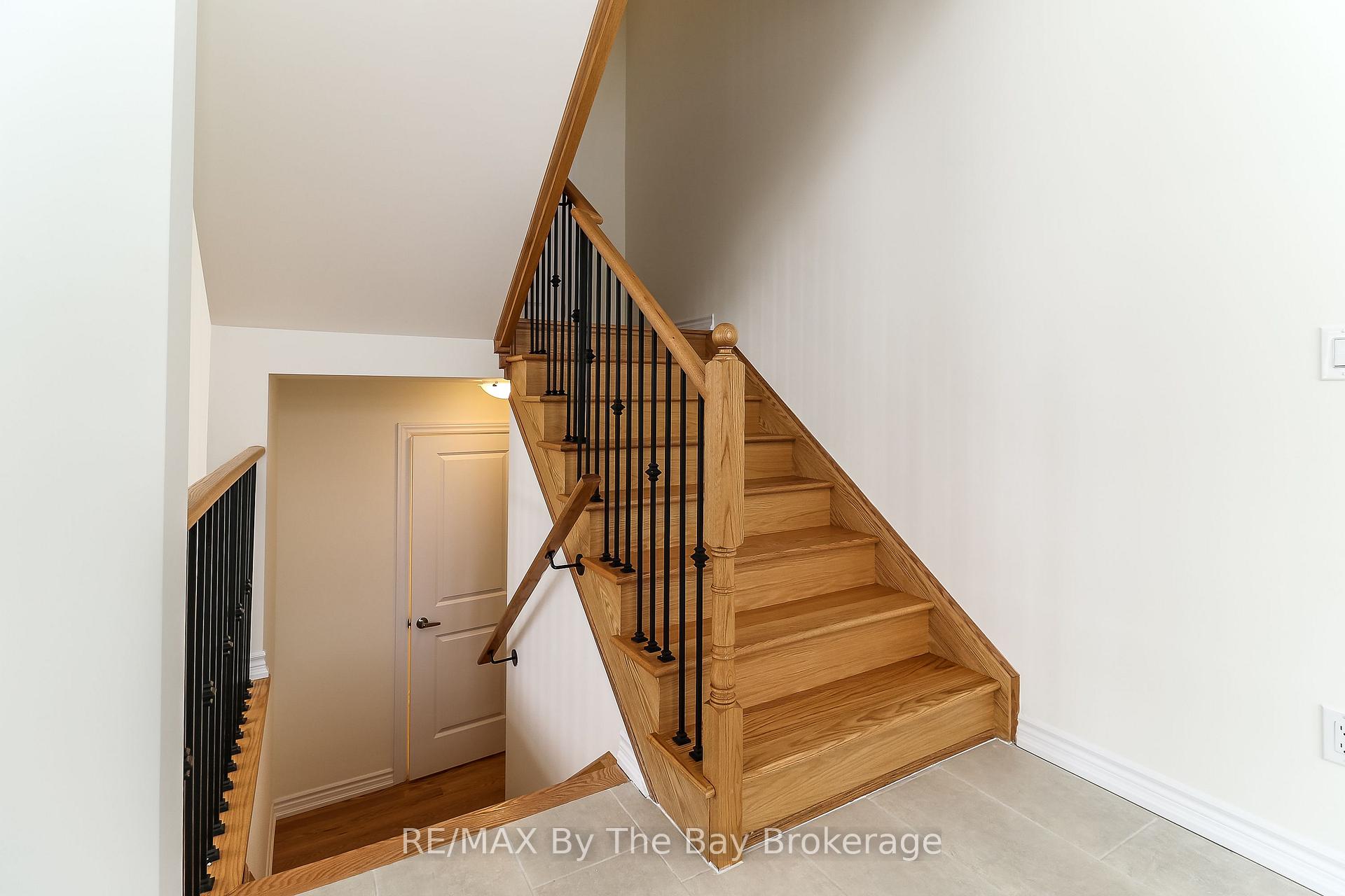 Photo 30 of 2 Federica Crescent, Wasaga Beach — HOMEH