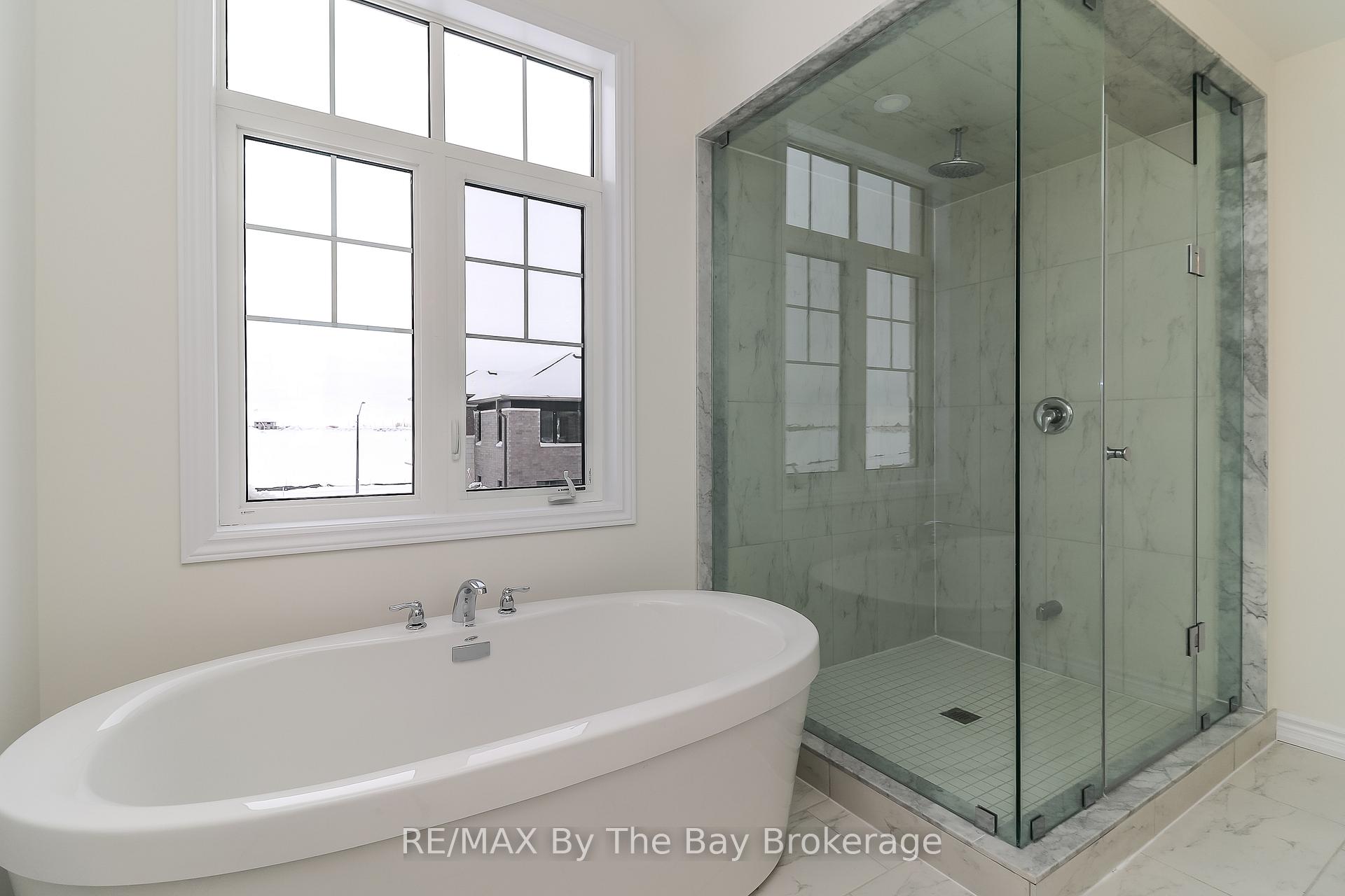 Photo 18 of 2 Federica Crescent, Wasaga Beach — HOMEH