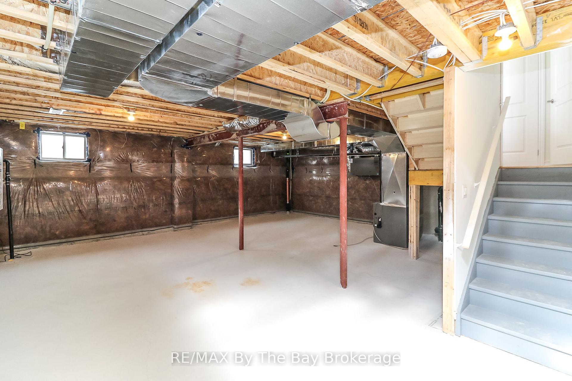 Photo 39 of 2 Federica Crescent, Wasaga Beach — HOMEH