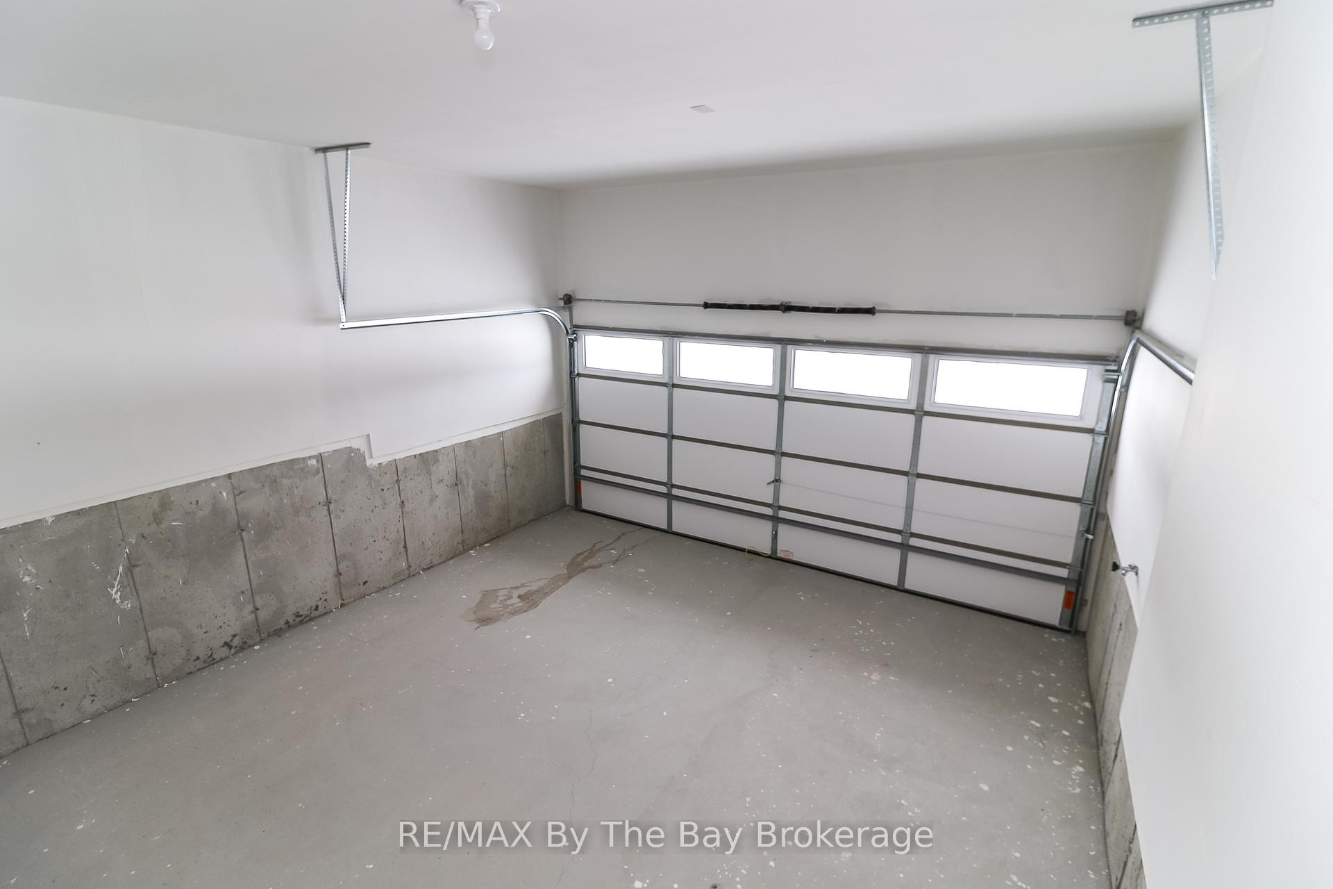 Photo 32 of 2 Federica Crescent, Wasaga Beach — HOMEH