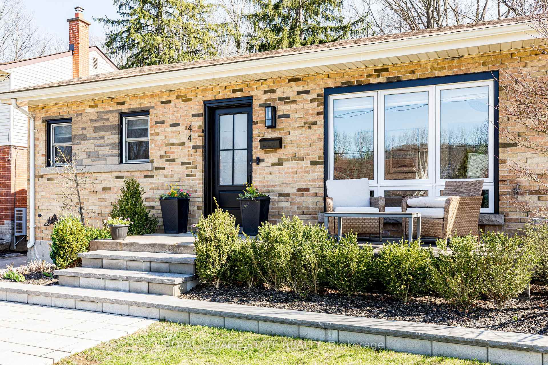 Photo 1 of 44 Kemp Drive, Hamilton, Dundas — HOMEH