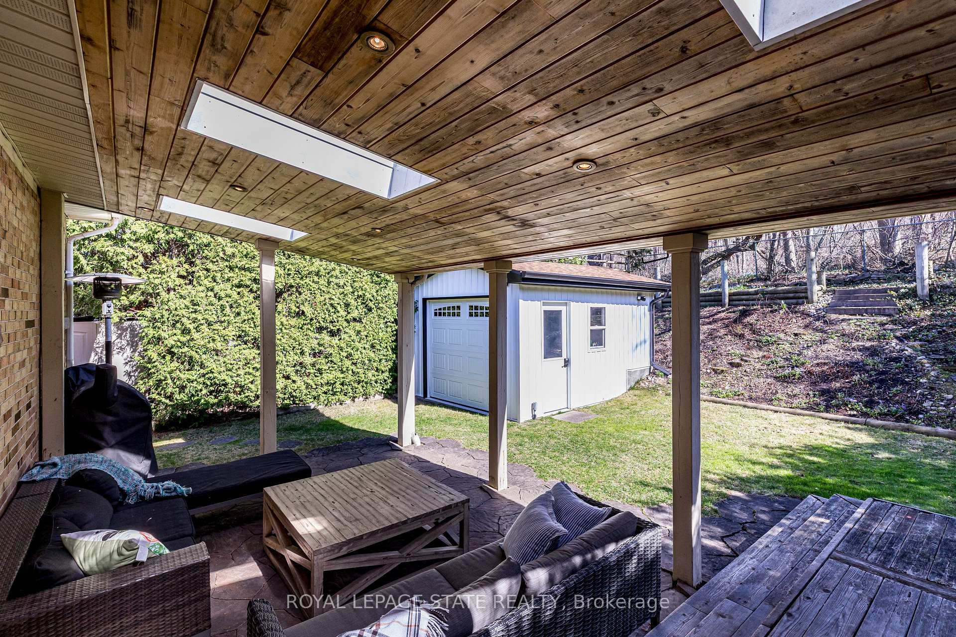 Photo 48 of 44 Kemp Drive, Hamilton, Dundas — HOMEH