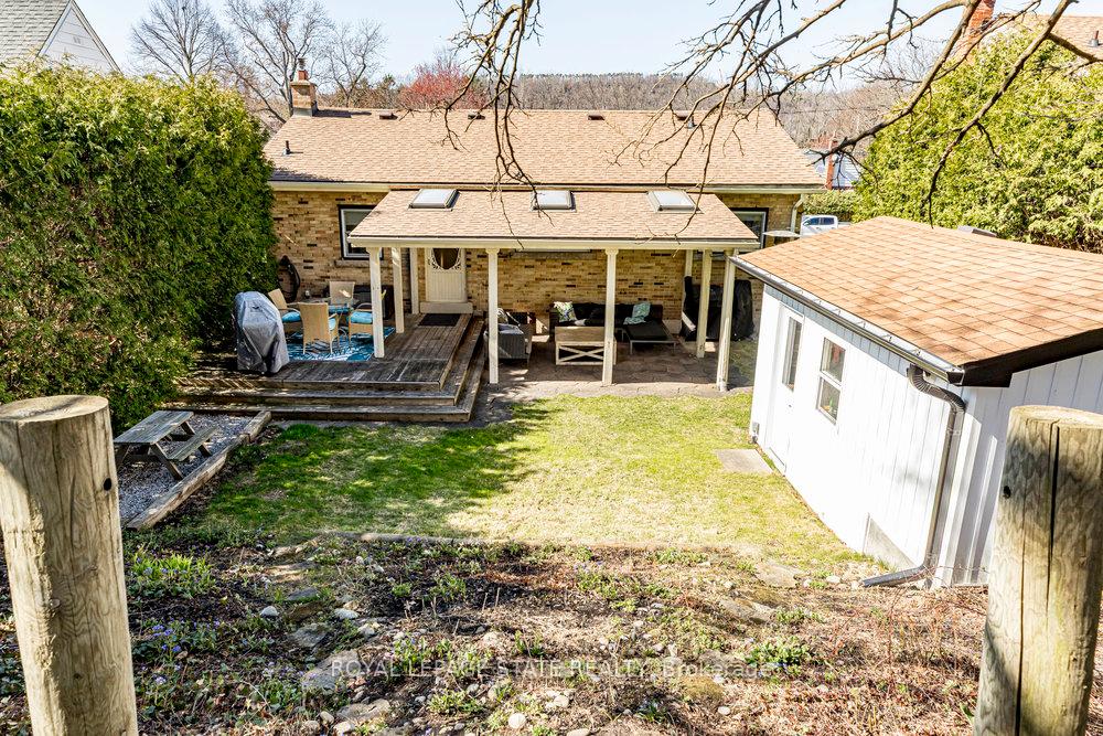 Photo 38 of 44 Kemp Drive, Hamilton, Dundas — HOMEH