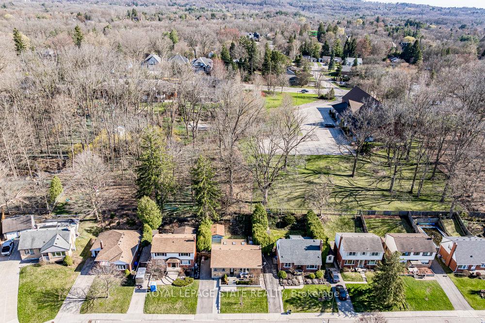 Photo 43 of 44 Kemp Drive, Hamilton, Dundas — HOMEH