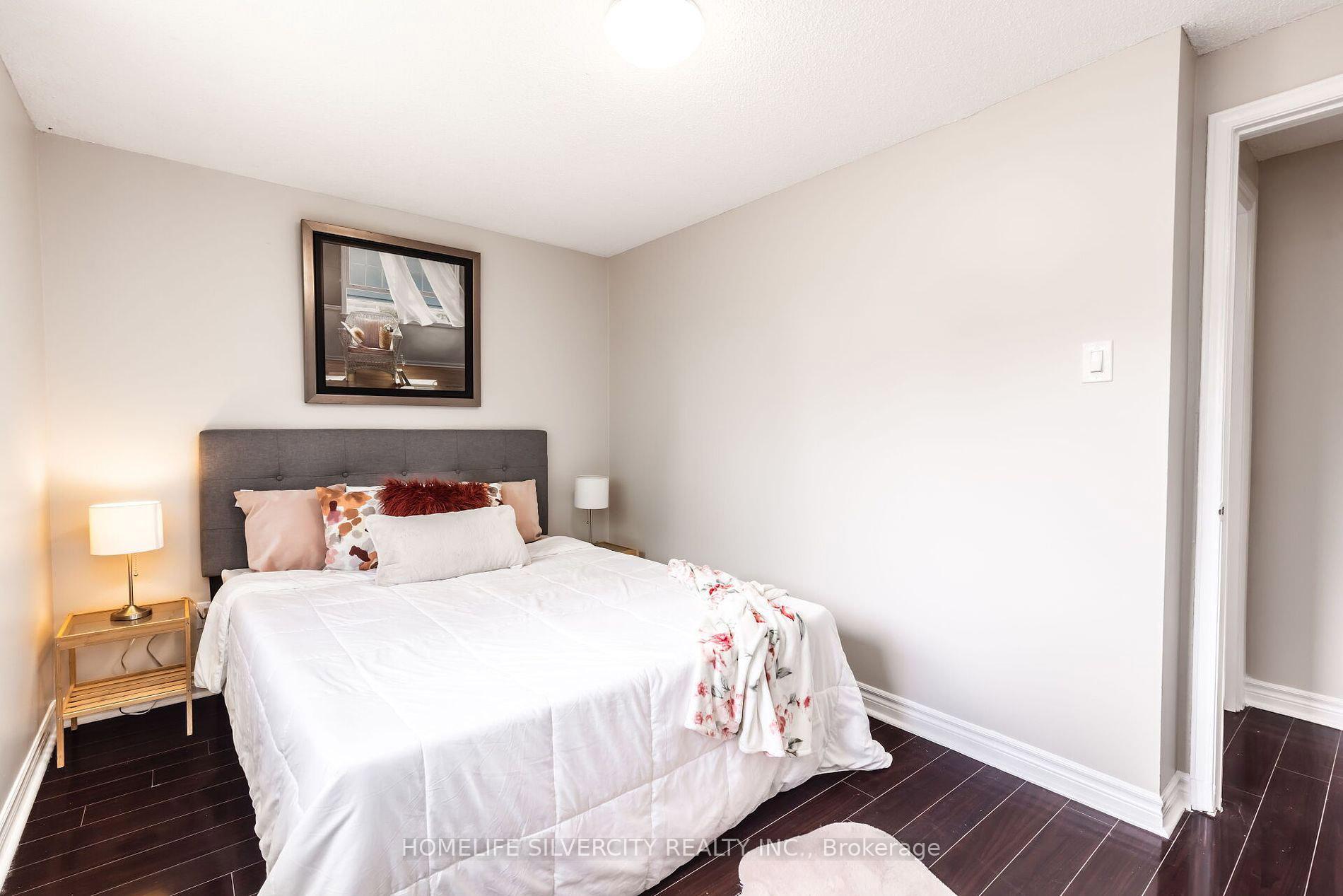 Photo 17 of 60 Braidwood Lake Road, Brampton, Heart Lake West — HOMEH