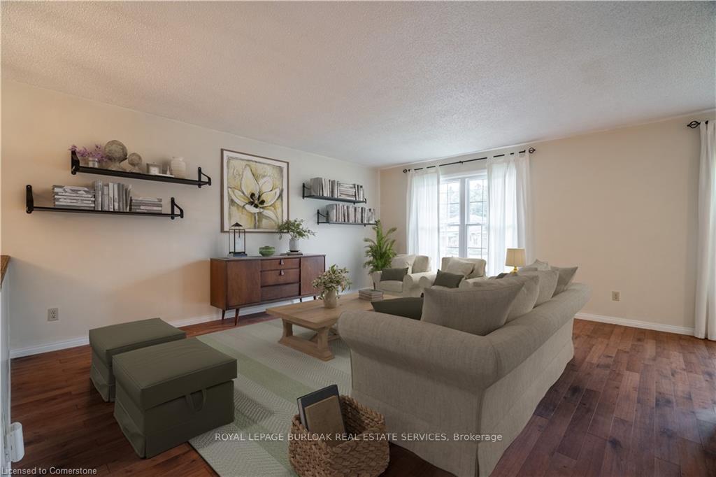 Photo 3 of 294 Parkside Drive, Hamilton, Waterdown — HOMEH