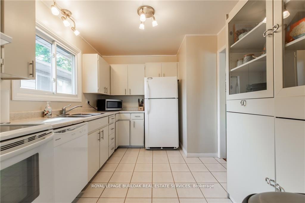 Photo 7 of 294 Parkside Drive, Hamilton, Waterdown — HOMEH