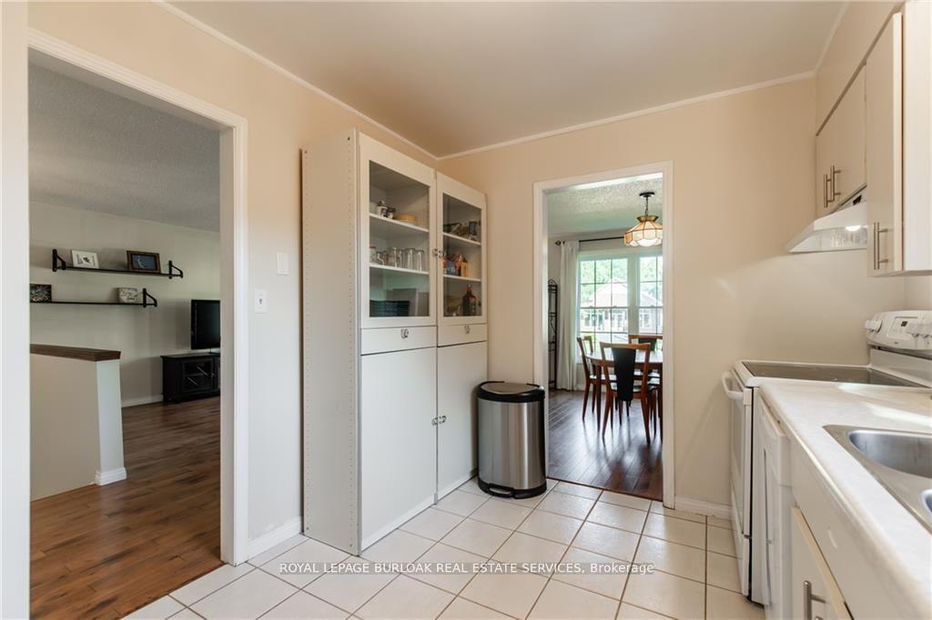 Photo 8 of 294 Parkside Drive, Hamilton, Waterdown — HOMEH