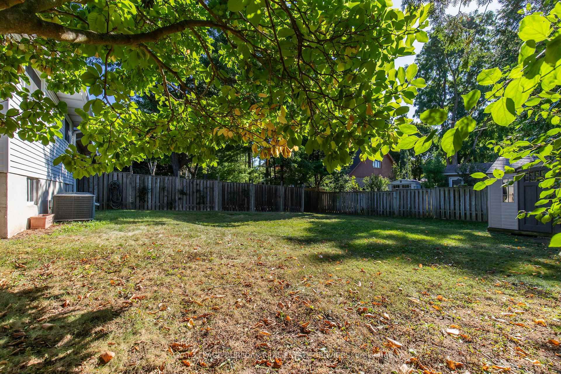 Photo 21 of 294 Parkside Drive, Hamilton, Waterdown — HOMEH
