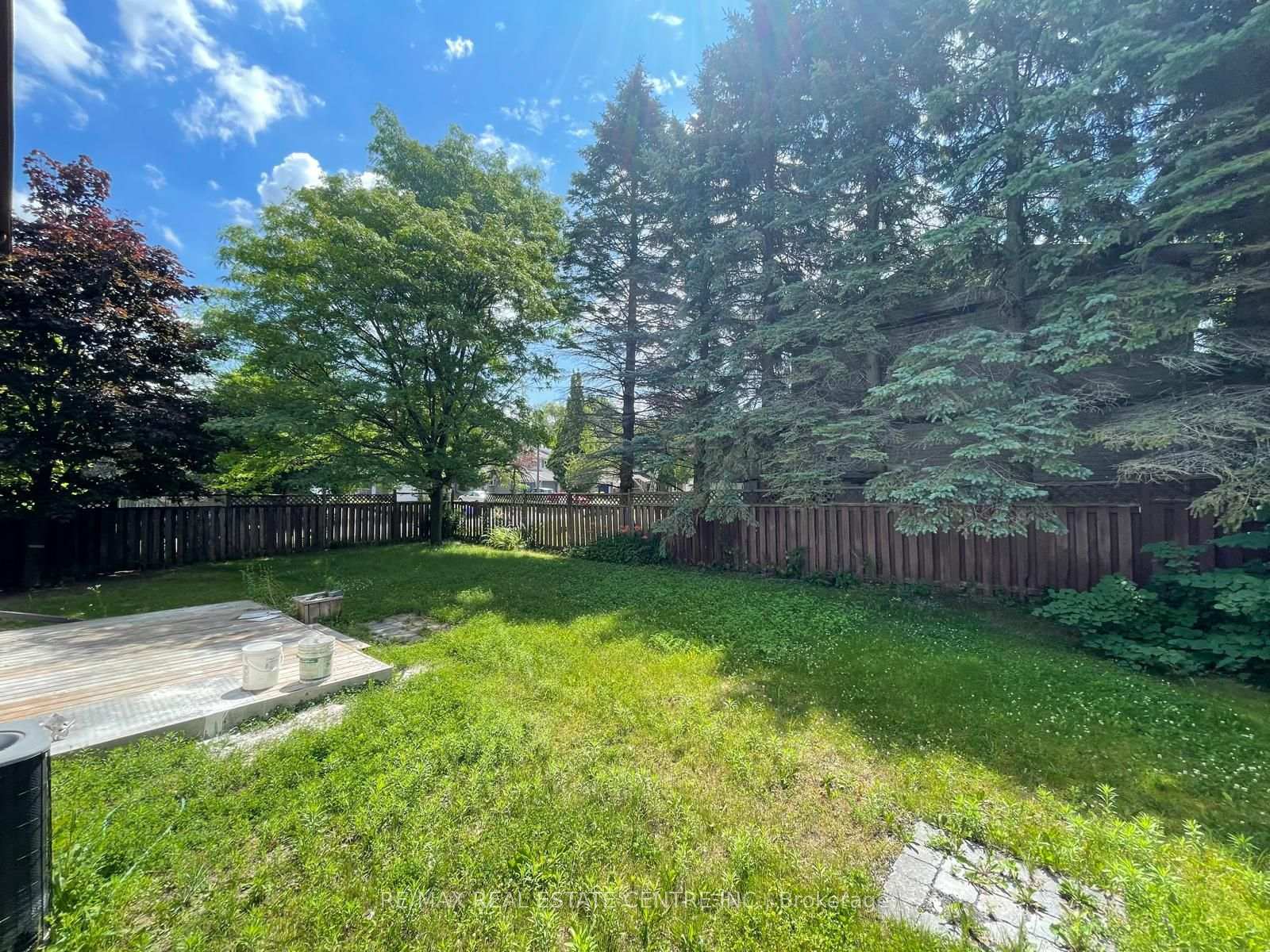 Photo 15 of 6 Frost Trail, Barrie, Letitia Heights — HOMEH