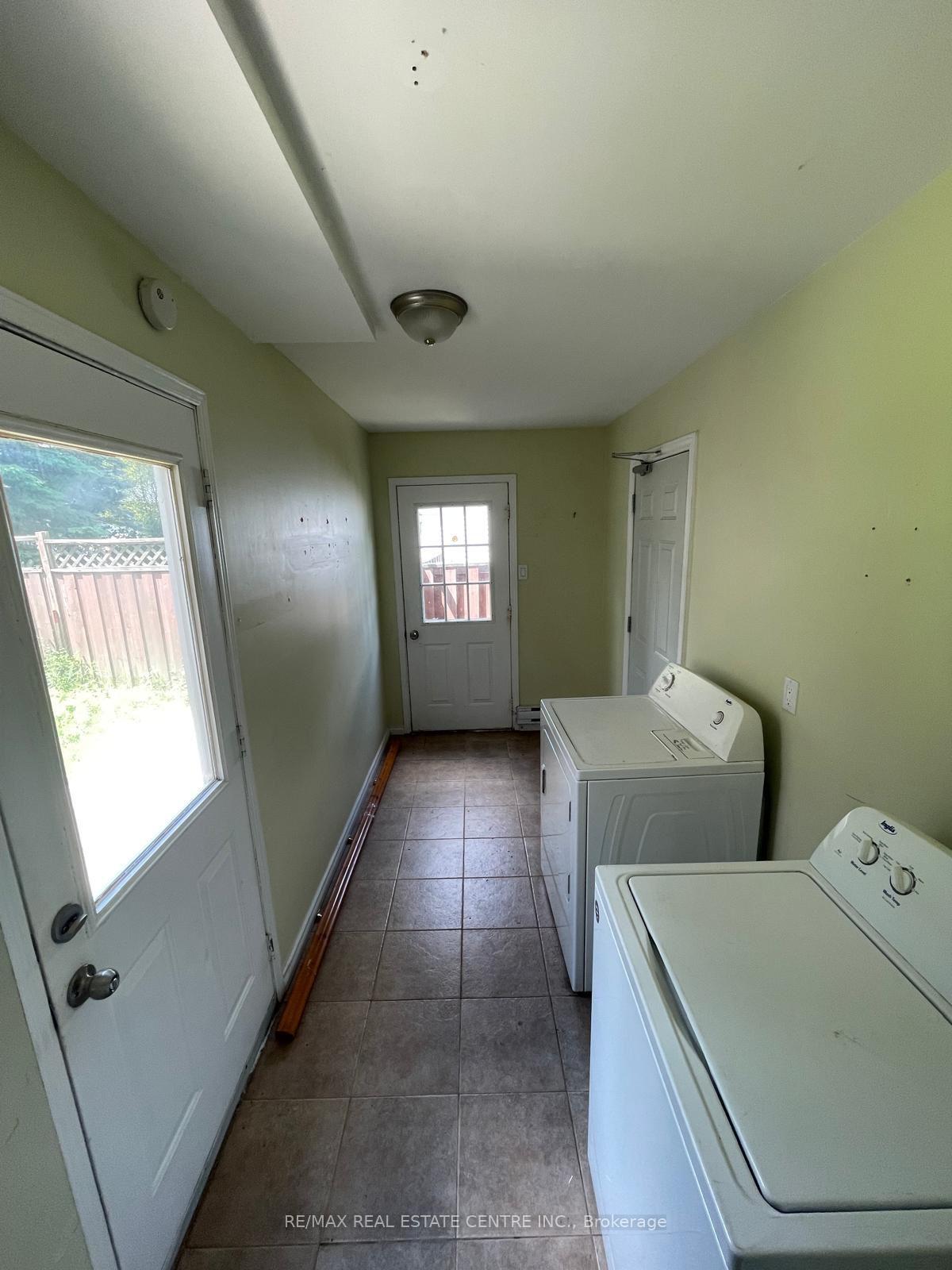 Photo 11 of 6 Frost Trail, Barrie, Letitia Heights — HOMEH