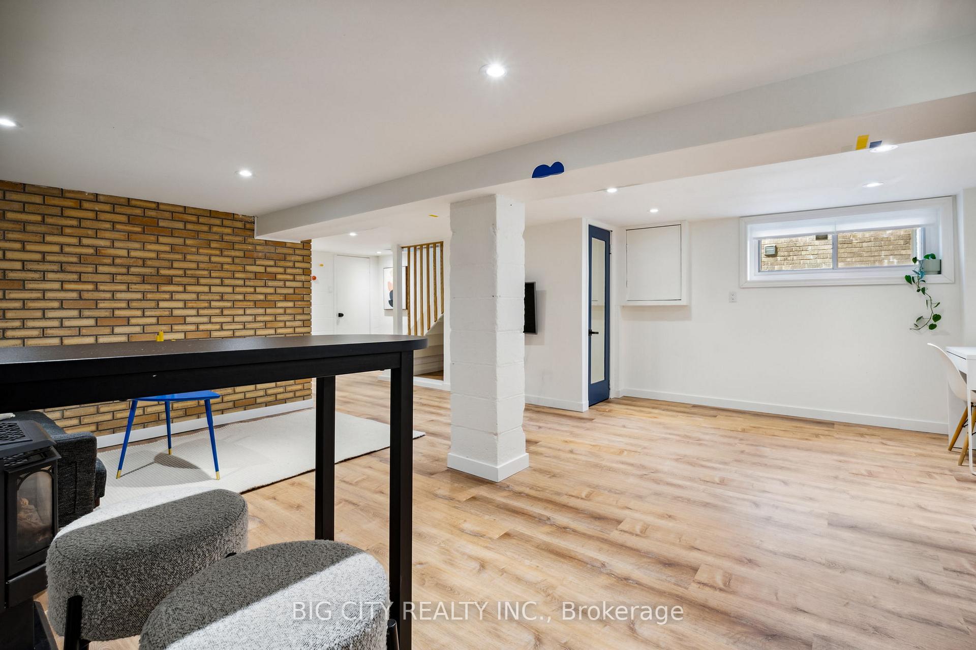 Photo 4 of Unit Lower, 549 Rushton Avenue, Toronto, Humewood-Cedarvale — HOMEH