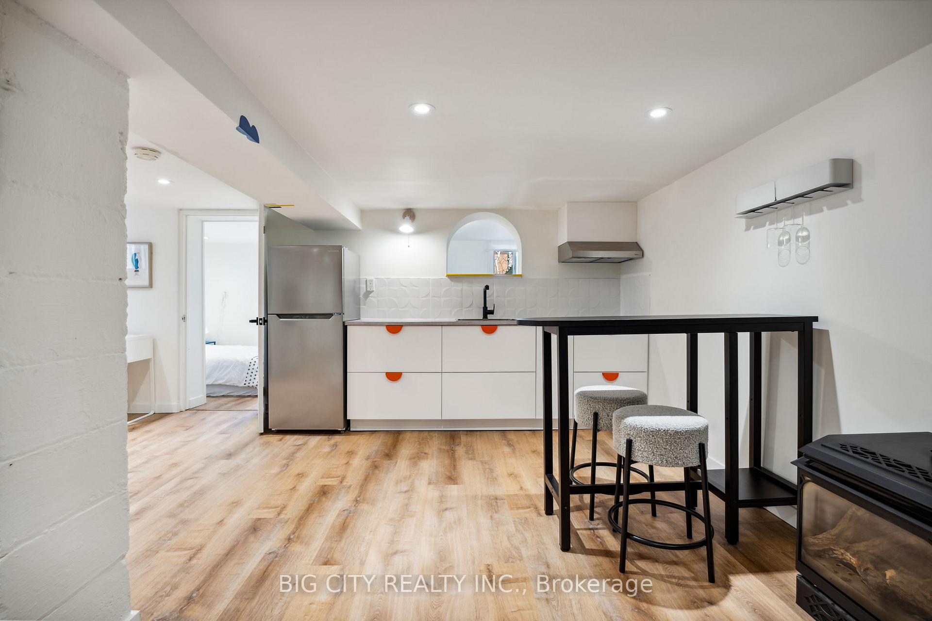 Photo 6 of Unit Lower, 549 Rushton Avenue, Toronto, Humewood-Cedarvale — HOMEH