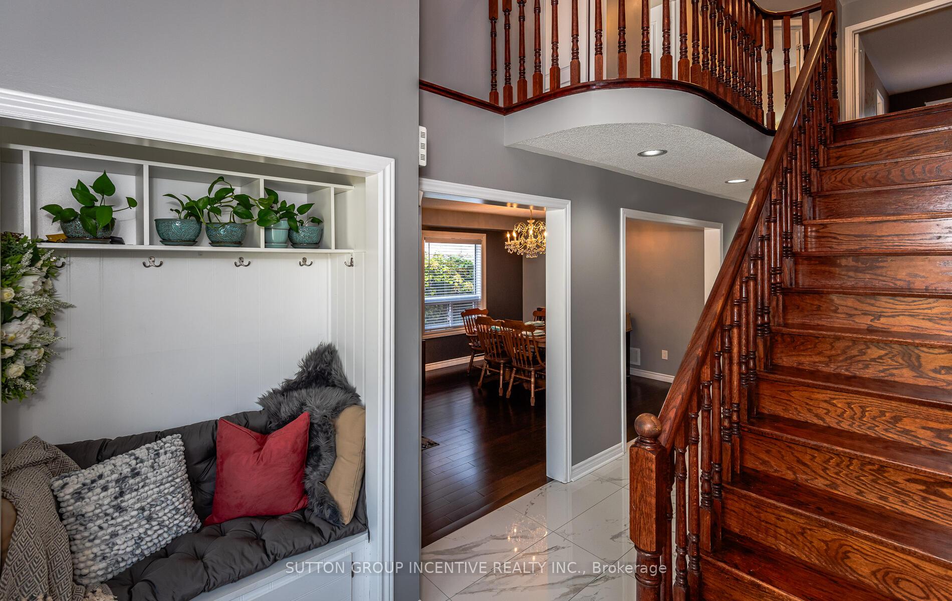 Photo 17 of 10 Saxon Road, Barrie, Innis-Shore — HOMEH