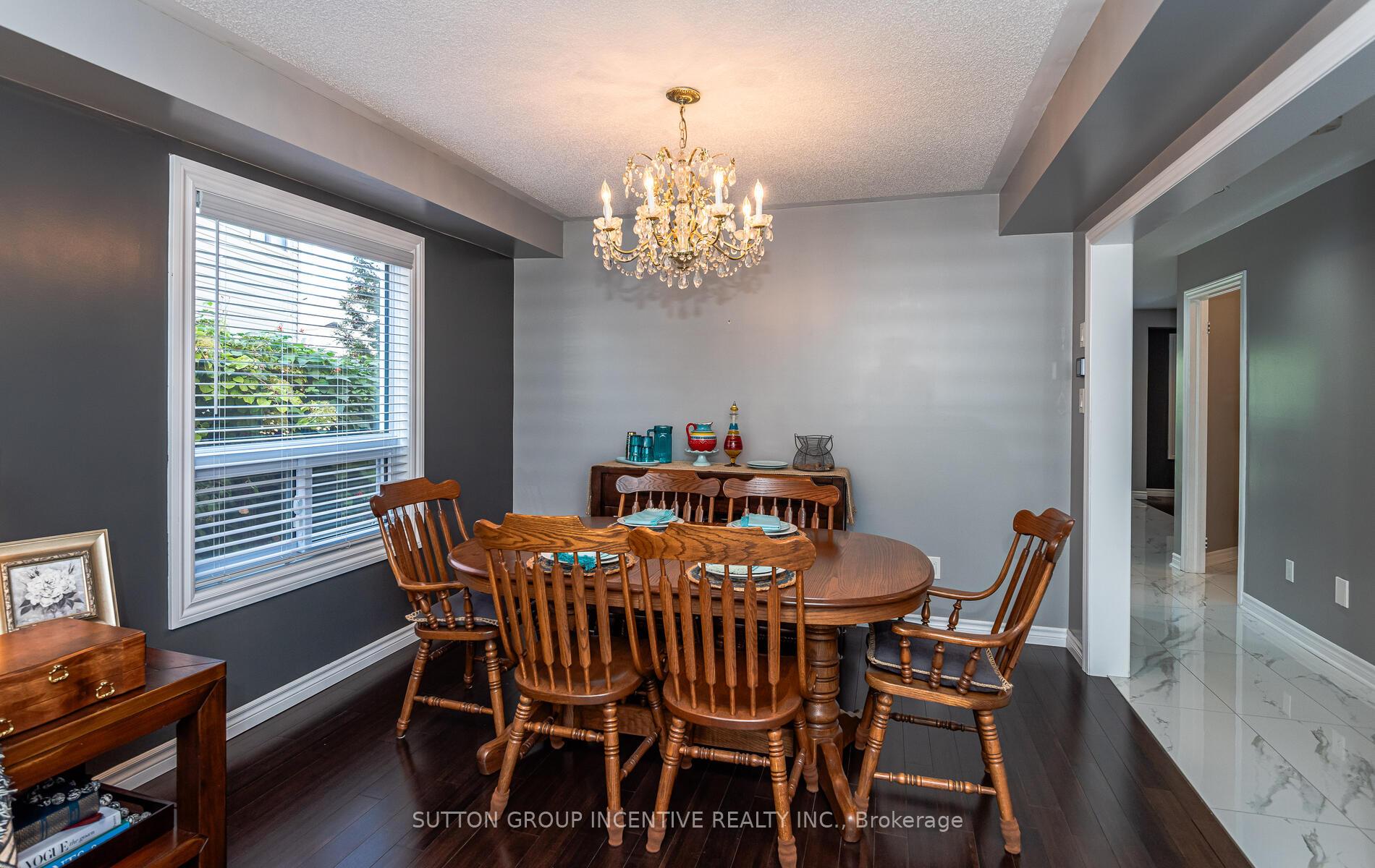 Photo 25 of 10 Saxon Road, Barrie, Innis-Shore — HOMEH