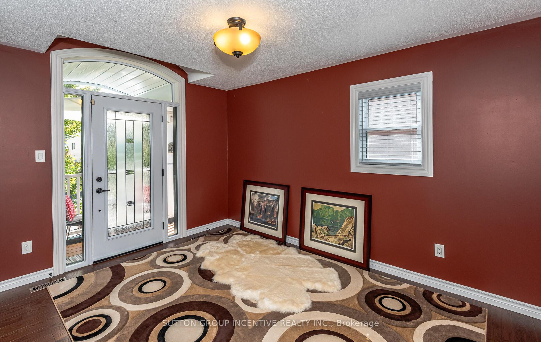 Photo 31 of 10 Saxon Road, Barrie, Innis-Shore — HOMEH