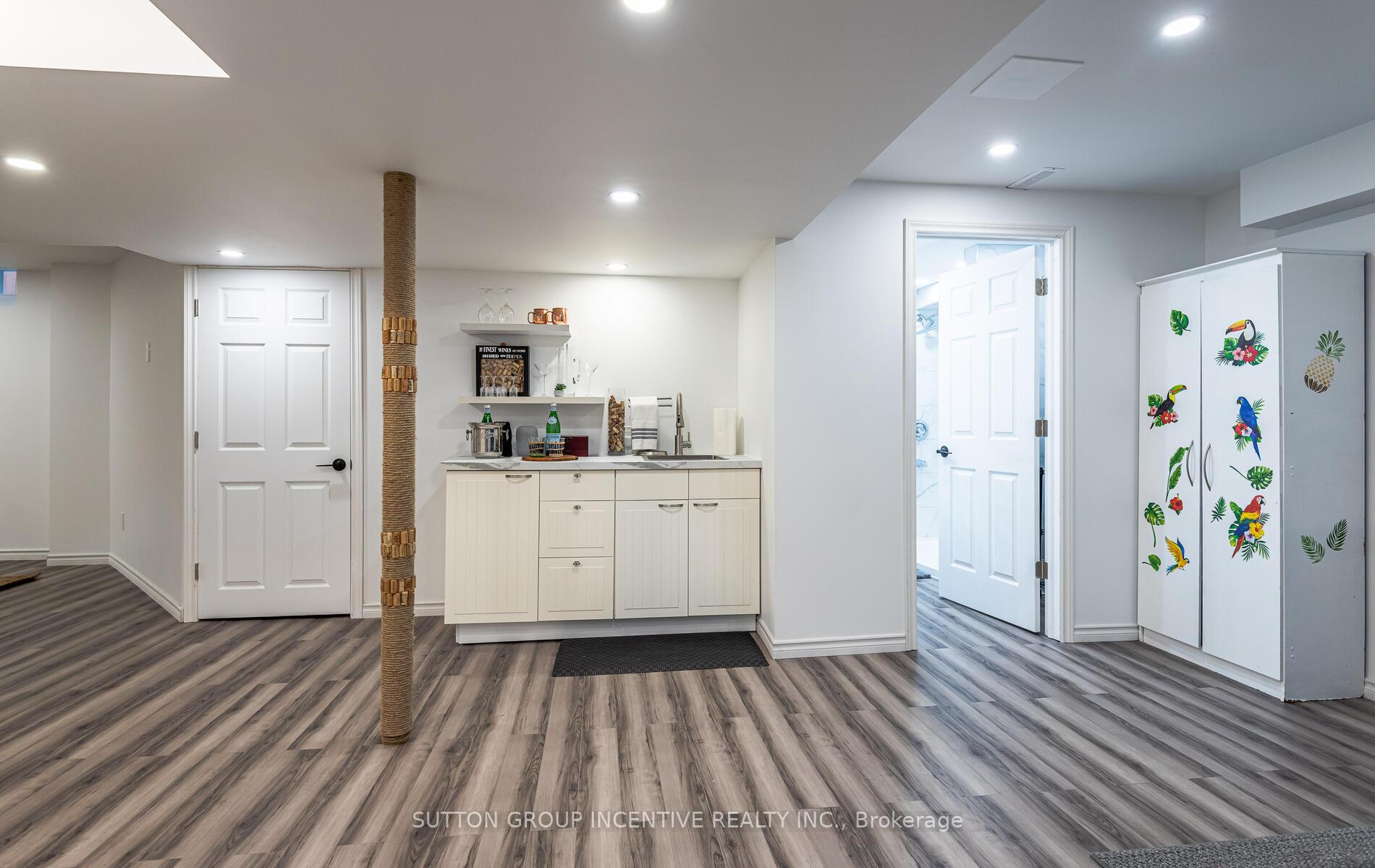 Photo 28 of 10 Saxon Road, Barrie, Innis-Shore — HOMEH