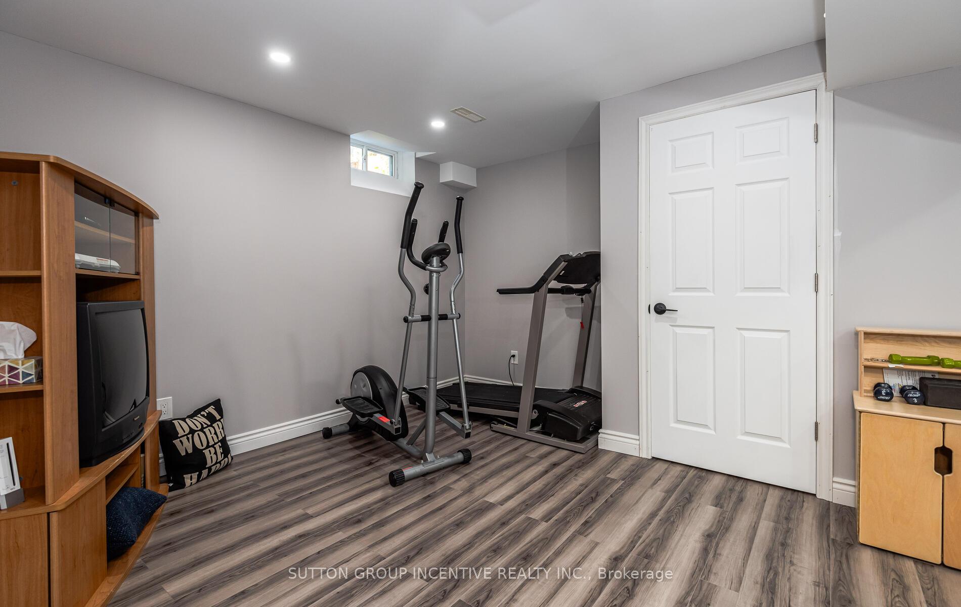 Photo 29 of 10 Saxon Road, Barrie, Innis-Shore — HOMEH