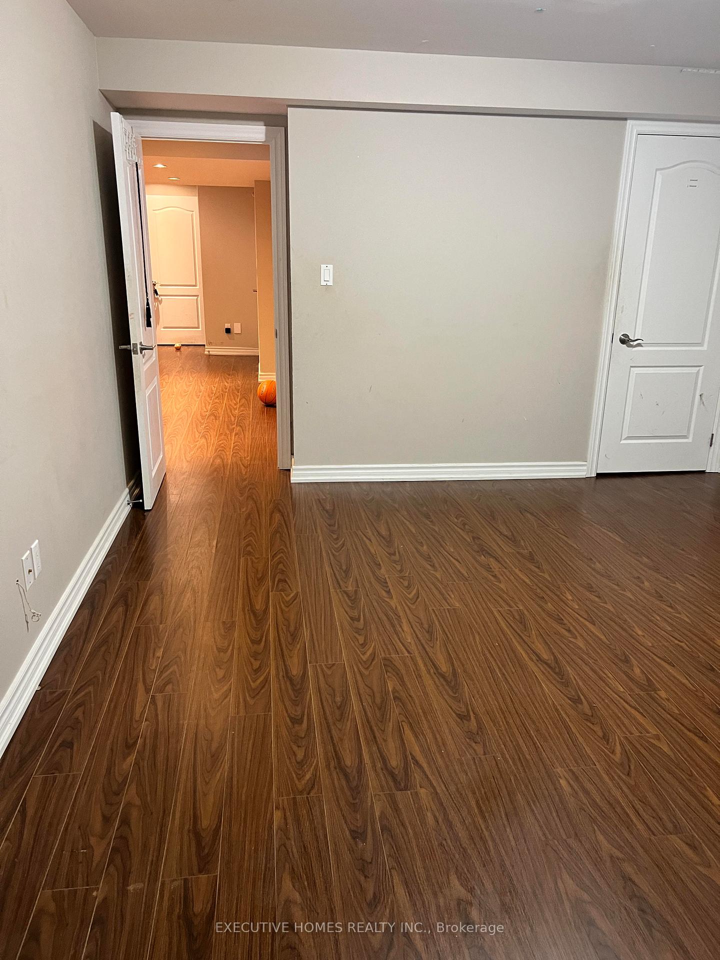 Photo 8 of 75 Reginald Lamb Crescent, Markham, Box Grove — HOMEH