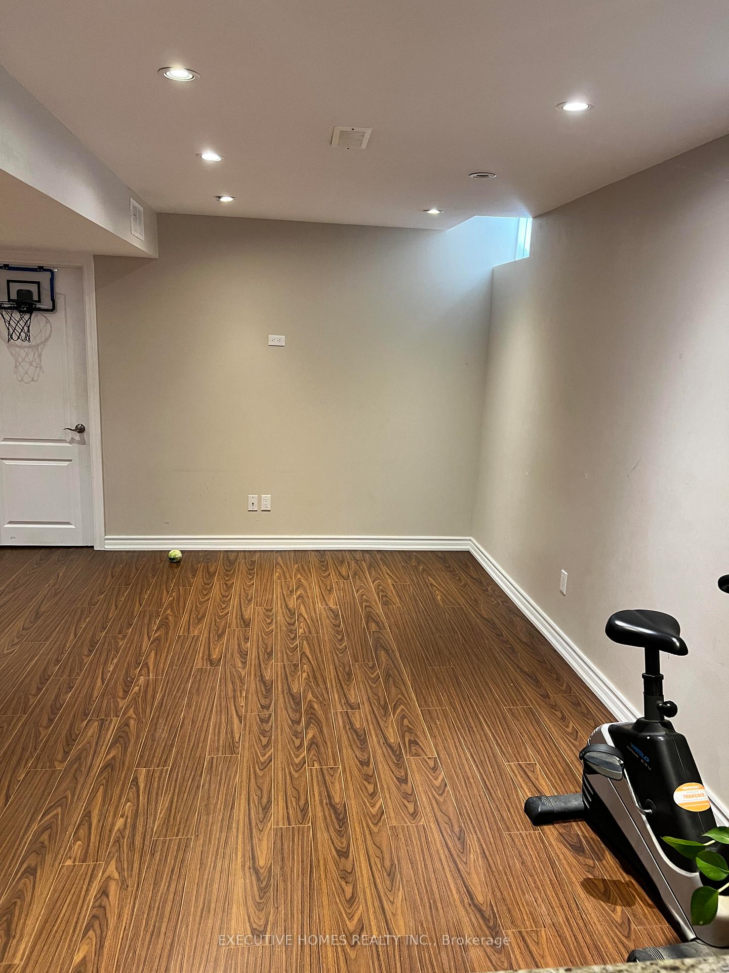 Photo 3 of 75 Reginald Lamb Crescent, Markham, Box Grove — HOMEH