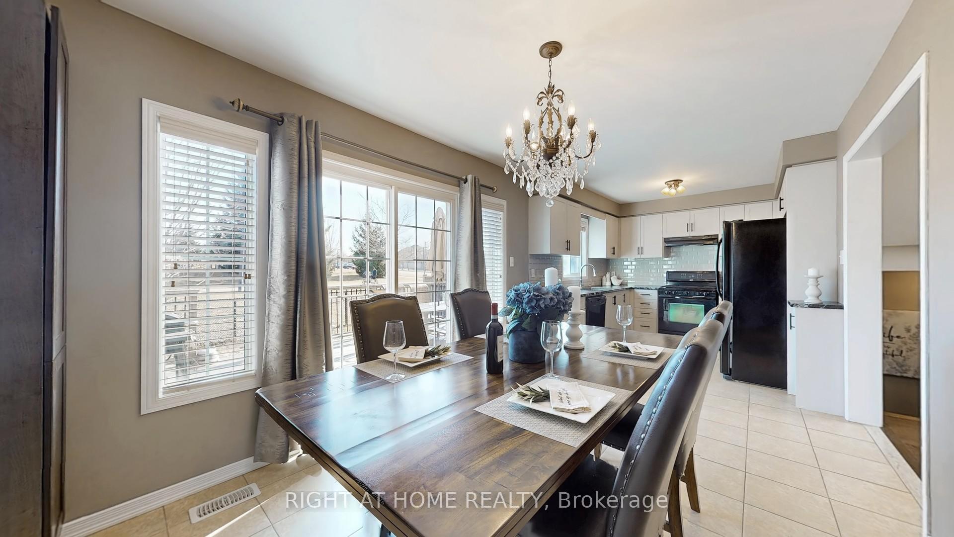 Photo 18 of 15 Wallwark Street, Aurora, Bayview Northeast — HOMEH