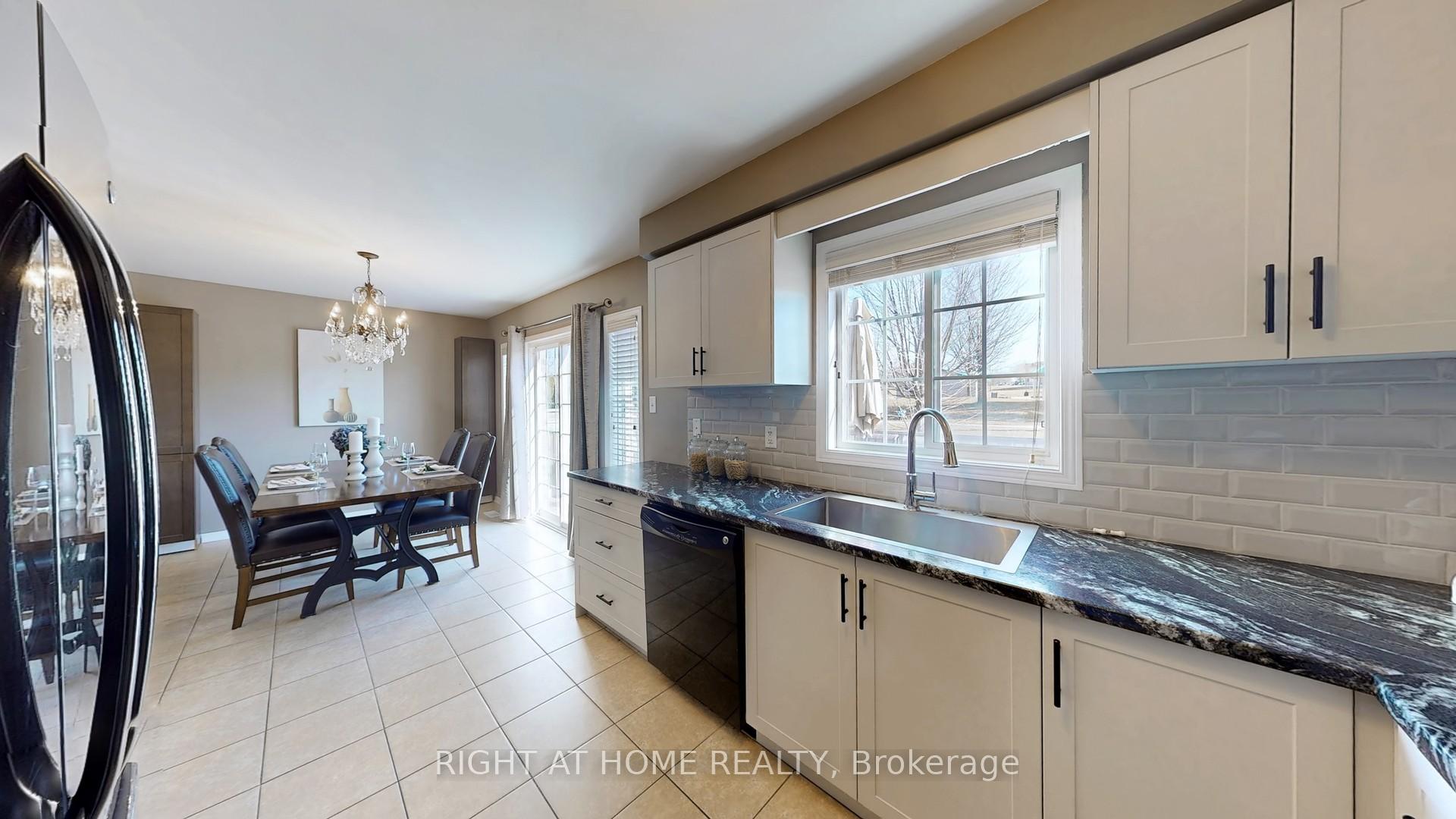 Photo 23 of 15 Wallwark Street, Aurora, Bayview Northeast — HOMEH