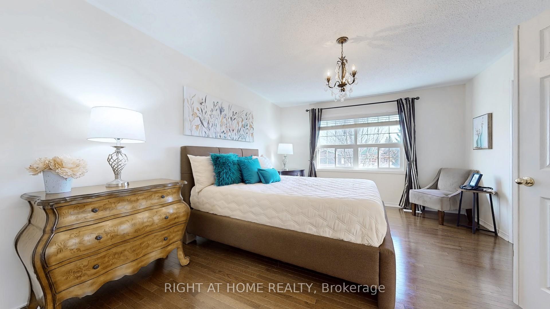 Photo 17 of 15 Wallwark Street, Aurora, Bayview Northeast — HOMEH