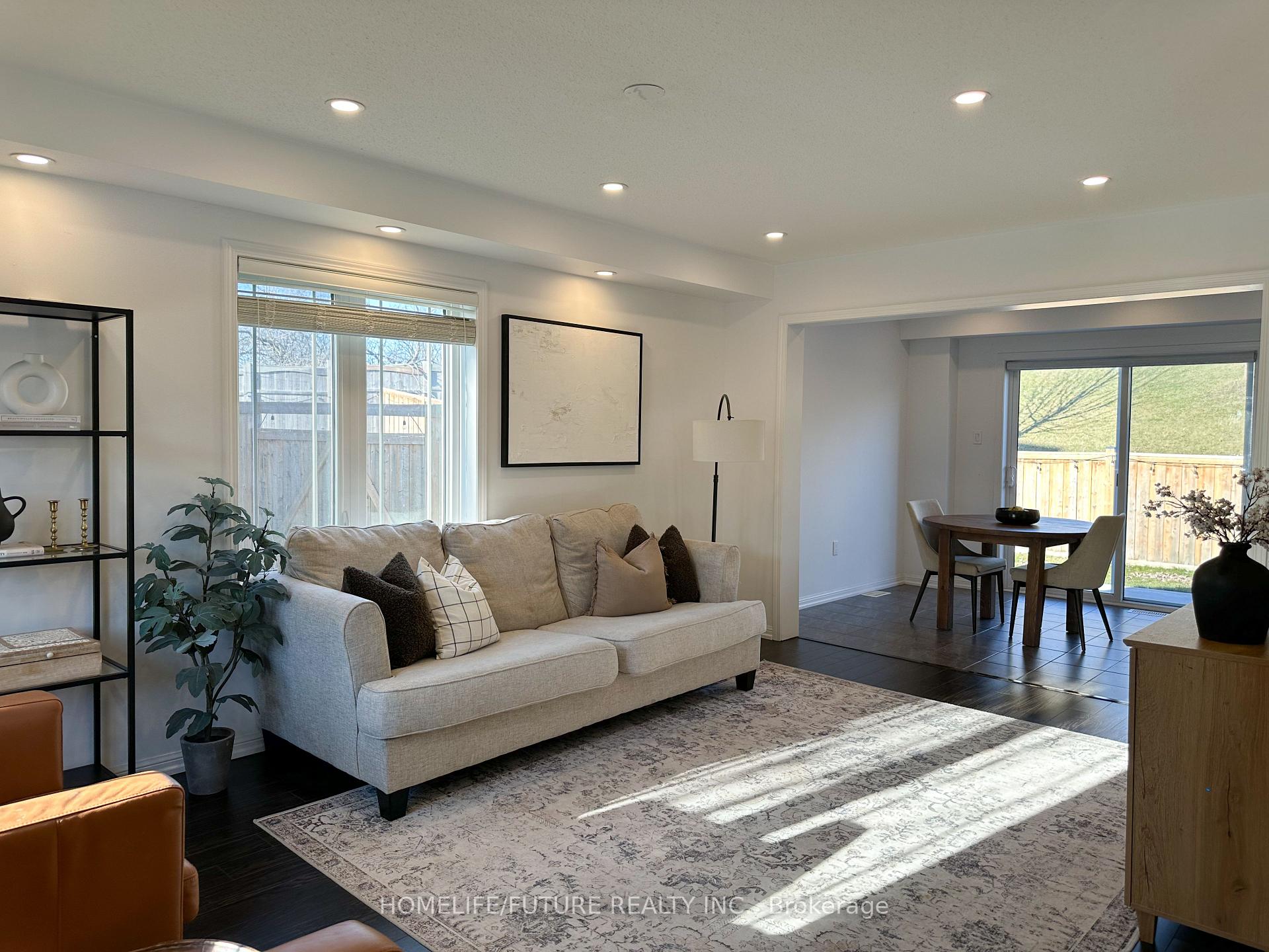 Photo 22 of 26 Autumn Harvest Road, Clarington, Bowmanville — HOMEH