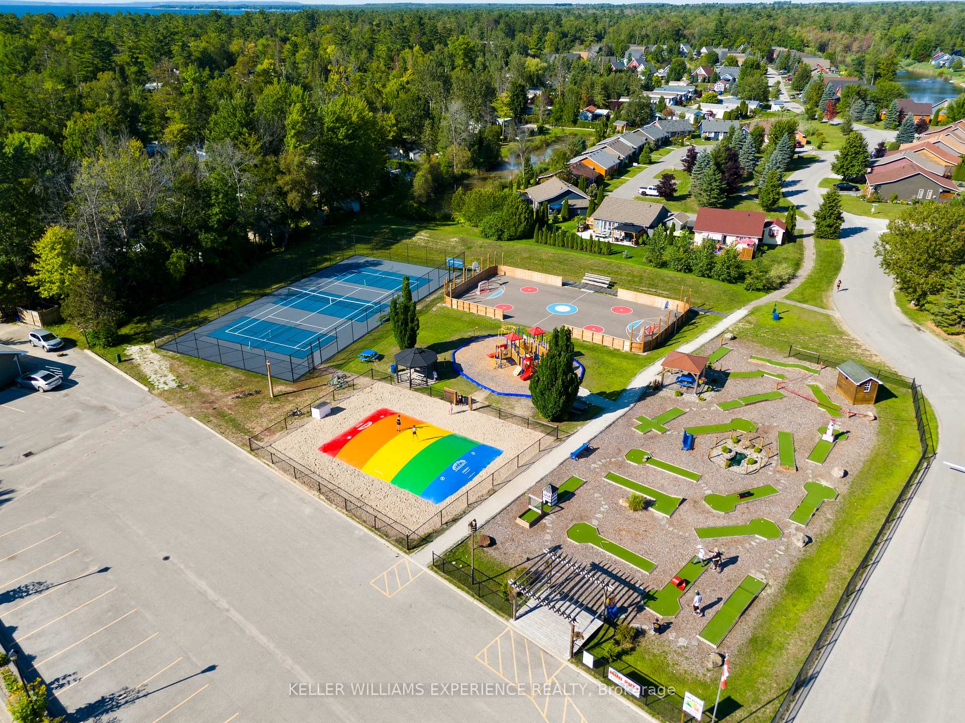 Photo 31 of 26 Algonquin Trail, Wasaga Beach — HOMEH
