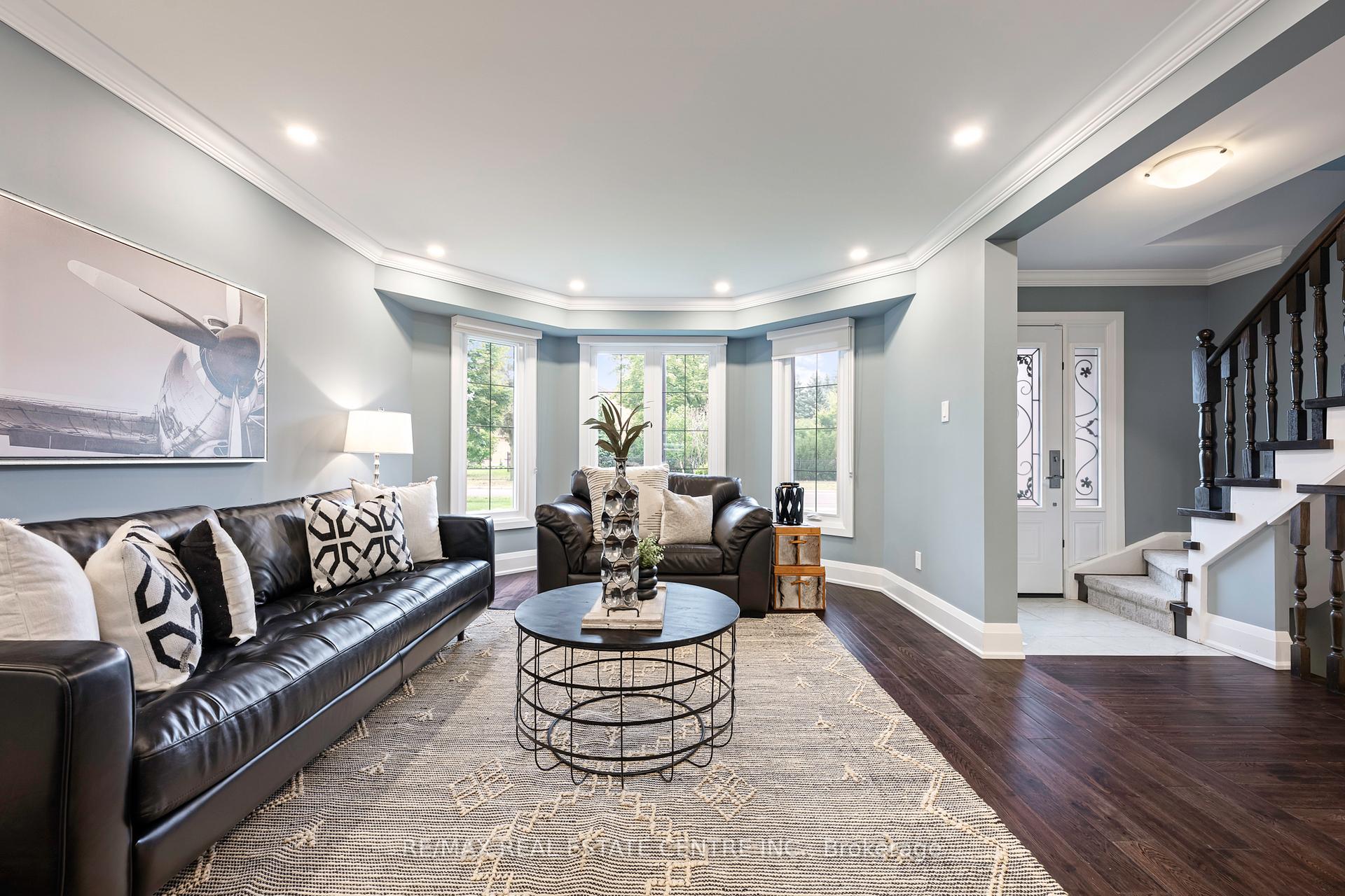 Photo 4 of 101 Kenpark Avenue, Brampton, Snelgrove — HOMEH