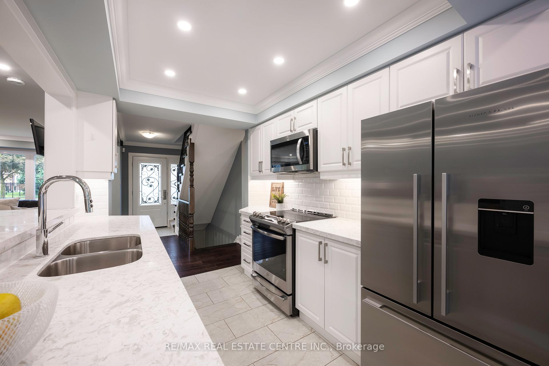 Photo 48 of 101 Kenpark Avenue, Brampton, Snelgrove — HOMEH