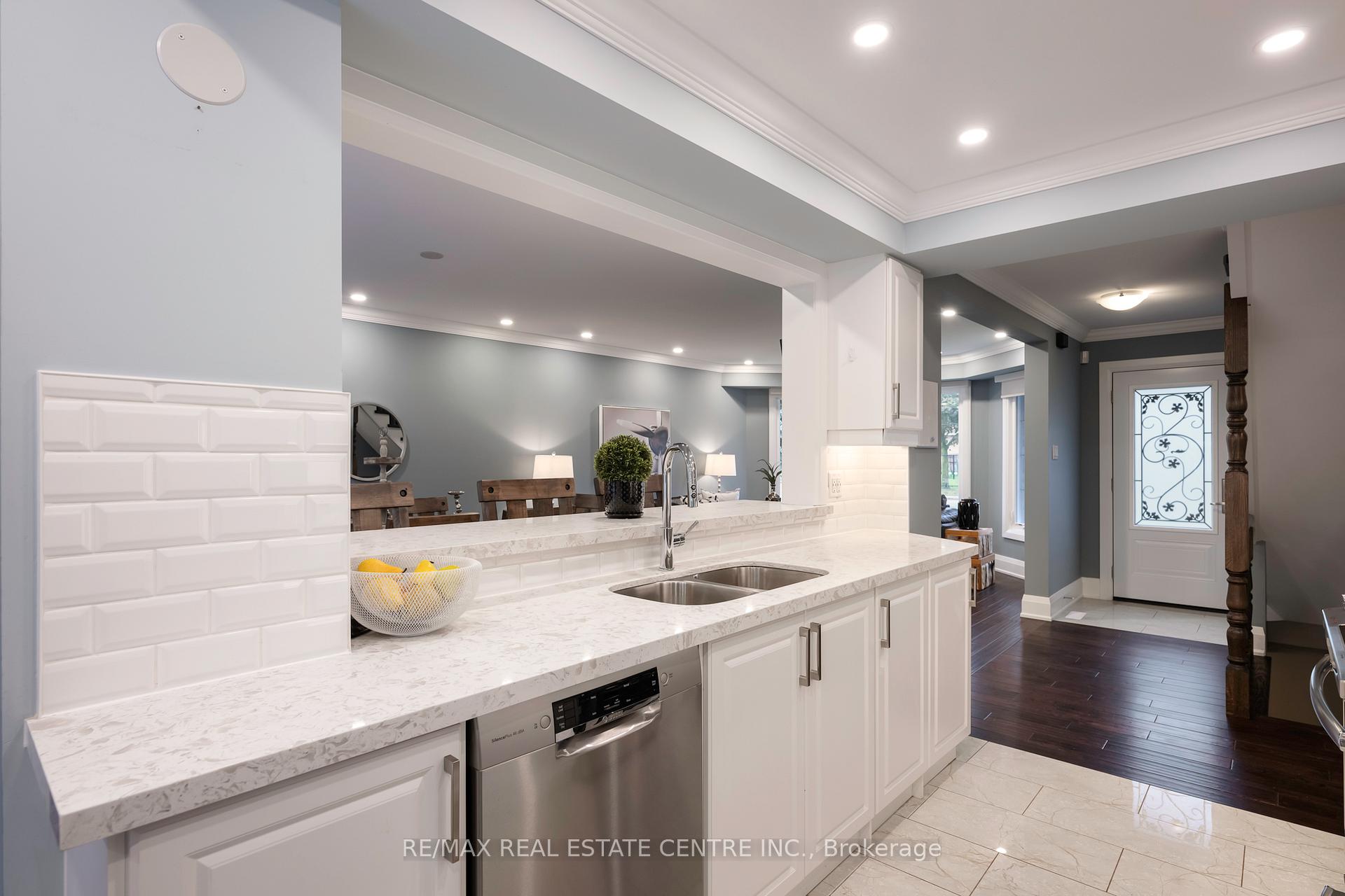 Photo 49 of 101 Kenpark Avenue, Brampton, Snelgrove — HOMEH