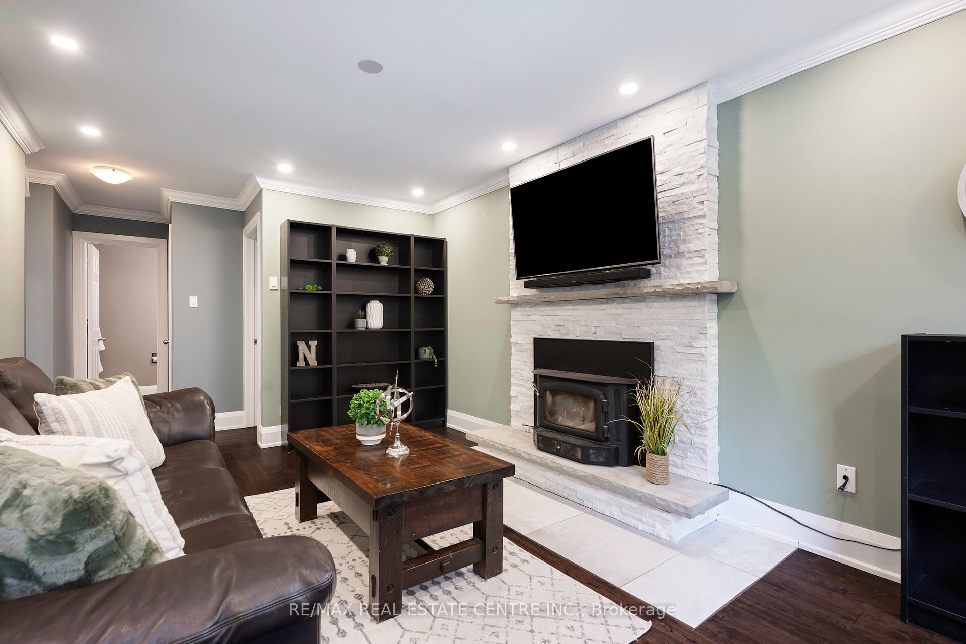 Photo 19 of 101 Kenpark Avenue, Brampton, Snelgrove — HOMEH