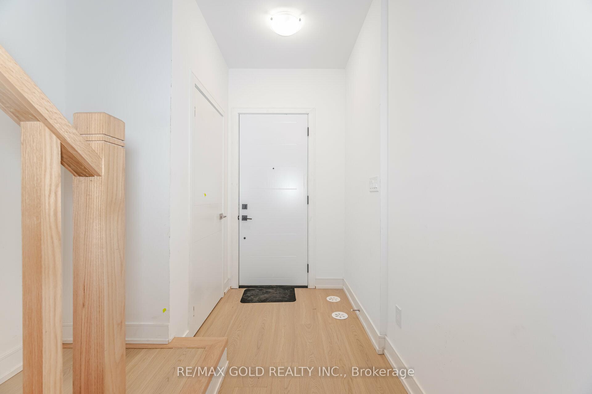 Photo 4 of Unit 33, 49 Desiree Place, Caledon, Bolton East — HOMEH