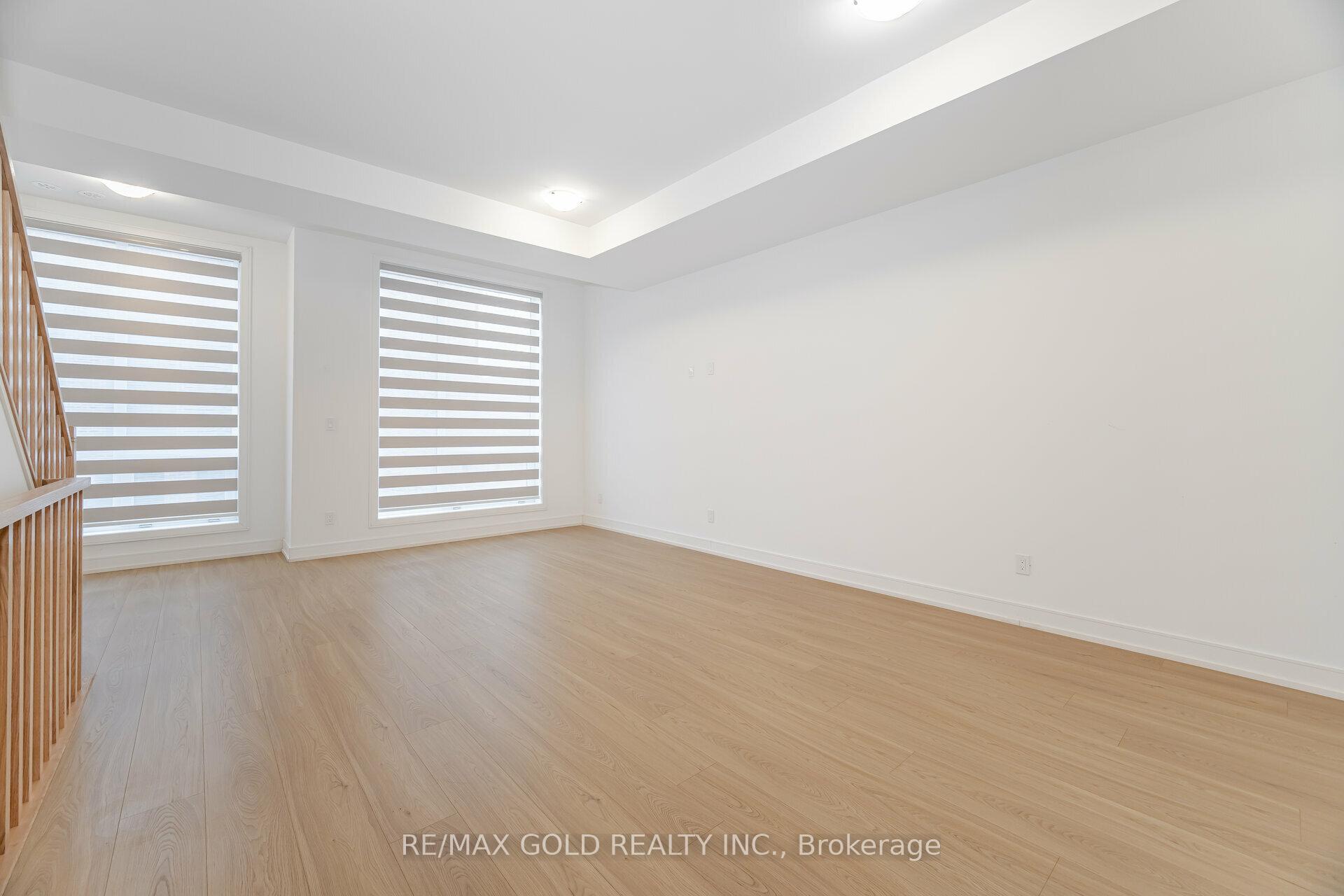 Photo 2 of Unit 33, 49 Desiree Place, Caledon, Bolton East — HOMEH