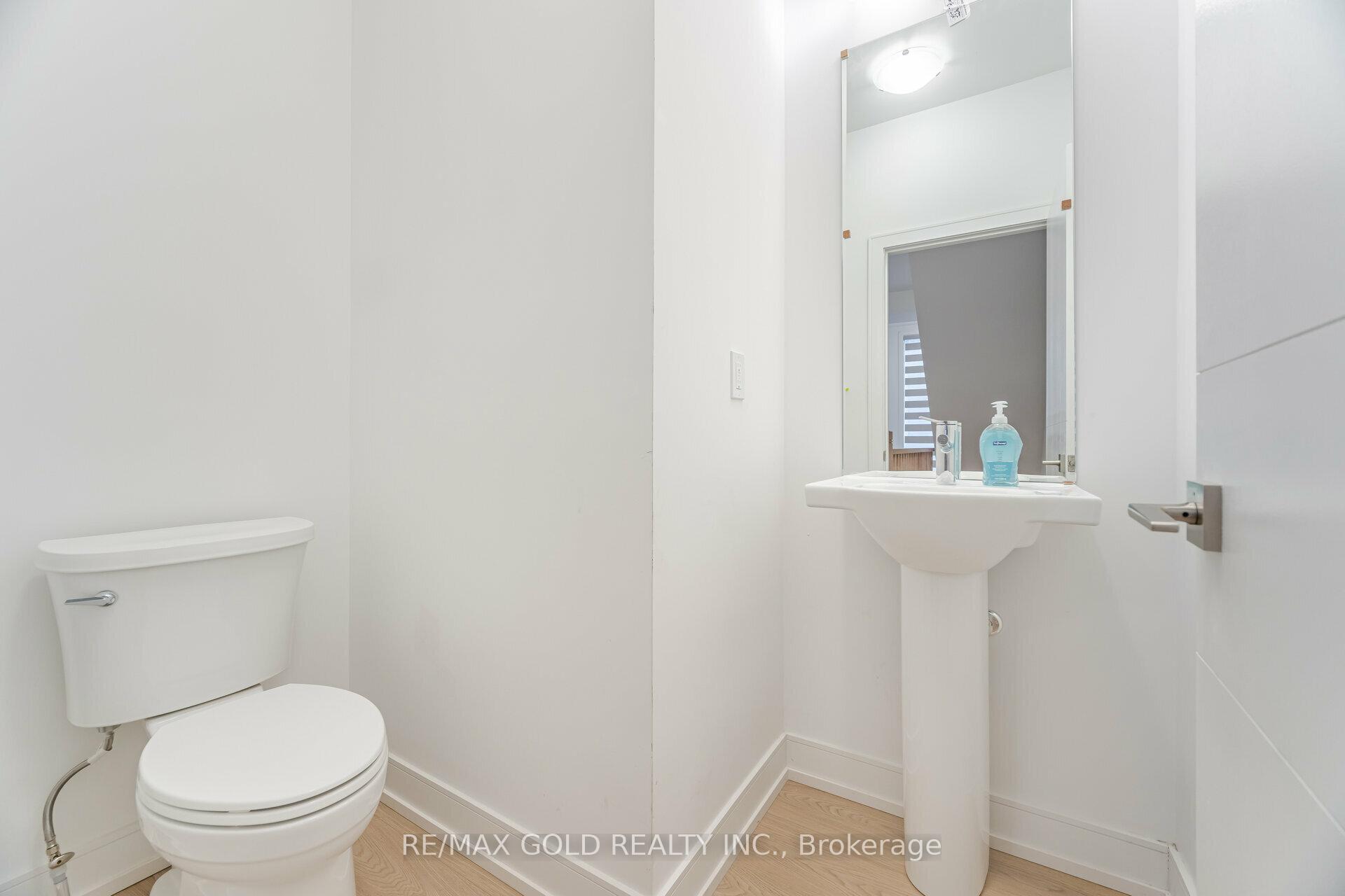 Photo 11 of Unit 33, 49 Desiree Place, Caledon, Bolton East — HOMEH