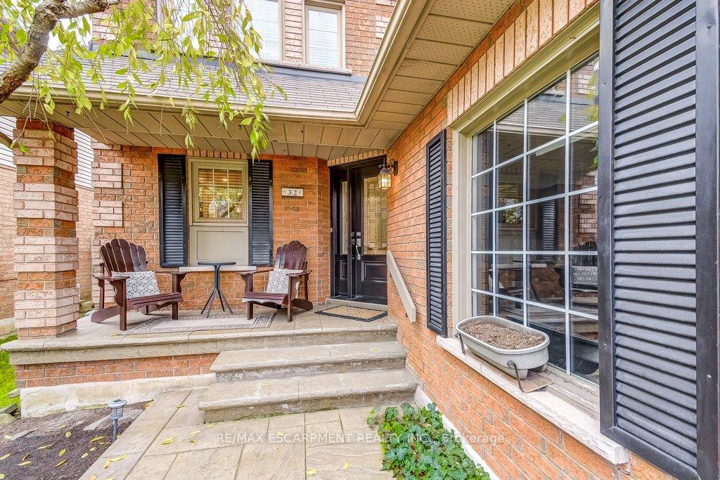 Photo 14 of 32 Brookhurst Crescent, Hamilton, Waterdown — HOMEH