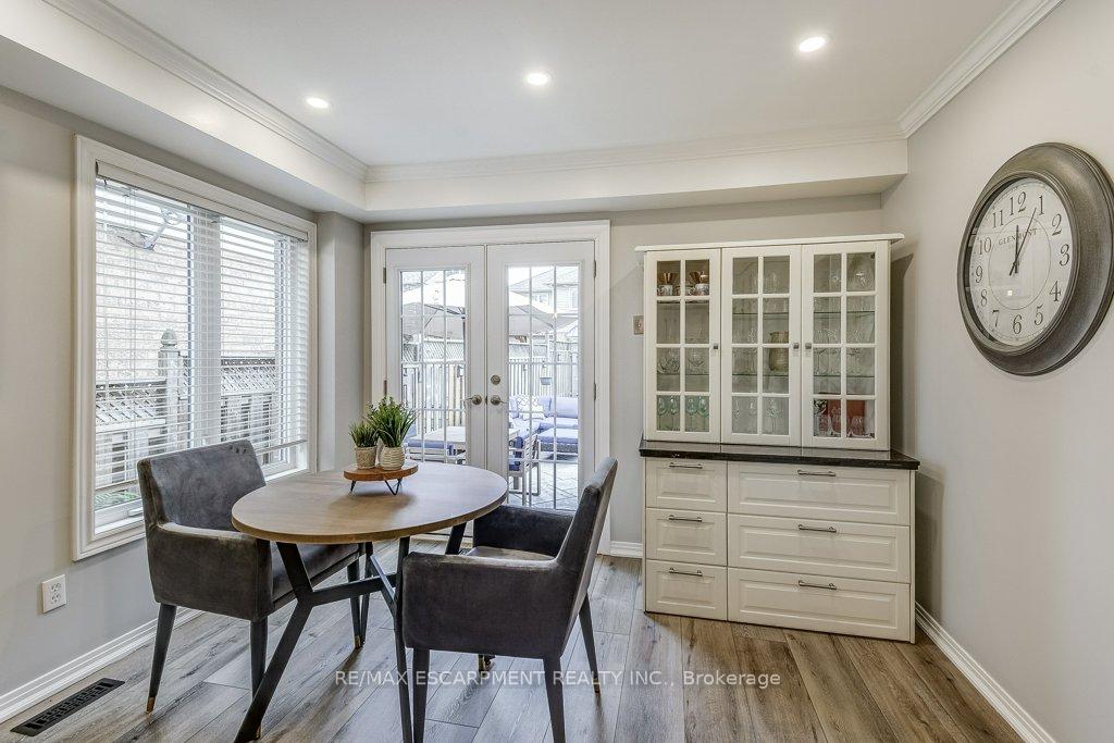 Photo 5 of 32 Brookhurst Crescent, Hamilton, Waterdown — HOMEH
