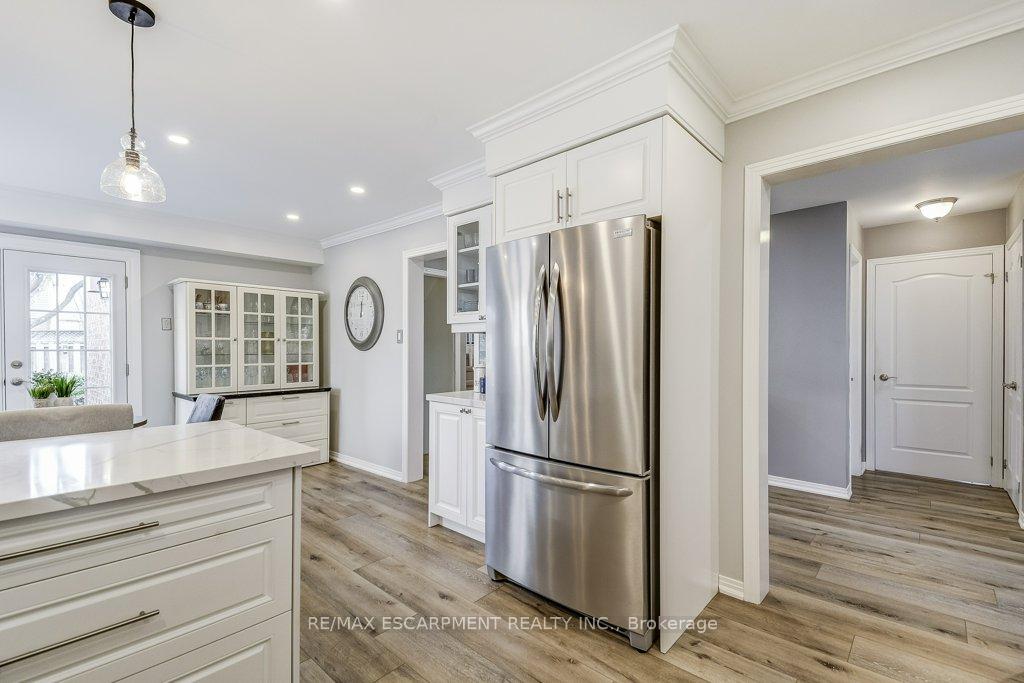 Photo 9 of 32 Brookhurst Crescent, Hamilton, Waterdown — HOMEH