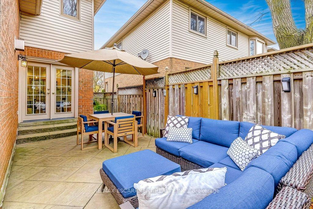 Photo 28 of 32 Brookhurst Crescent, Hamilton, Waterdown — HOMEH