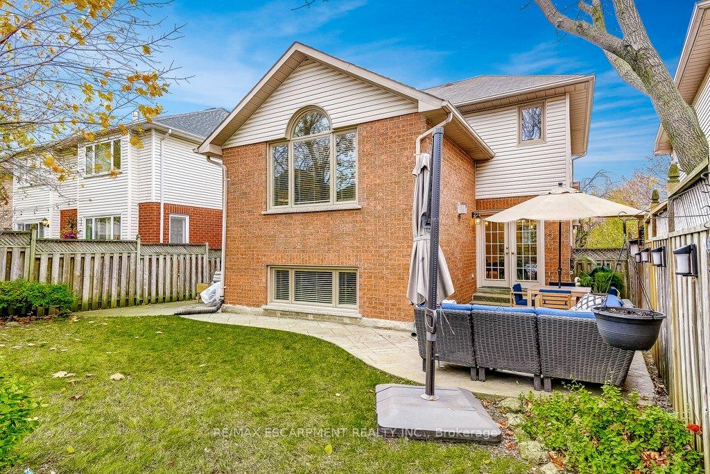Photo 30 of 32 Brookhurst Crescent, Hamilton, Waterdown — HOMEH