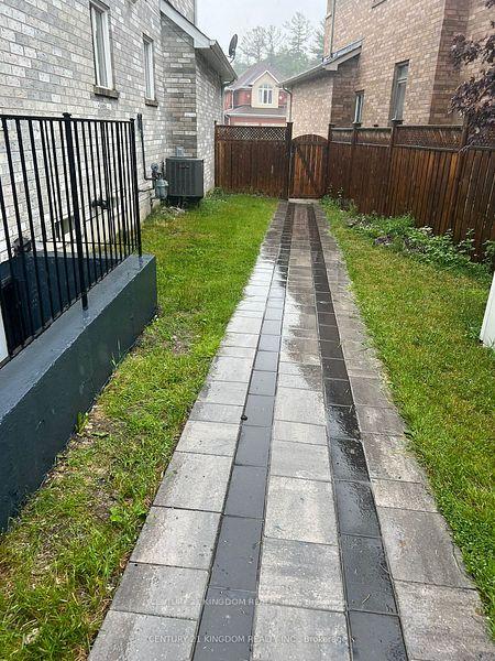 Photo 2 of Unit Bsmt, 458 Summerpark Crescent, Pickering, Amberlea — HOMEH